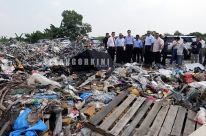 Lawatan kerja YB Ean Yong ke tapak sampah haram Kg. Johan Setia (3)