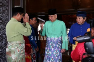 Penganugerahan pingat Sultan Selangor kepada Raja Nazrin (9)