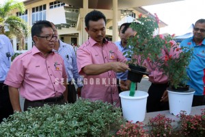 YB Zaidy menyampaikan geran projek pertanian di Kuala Selangor (12)