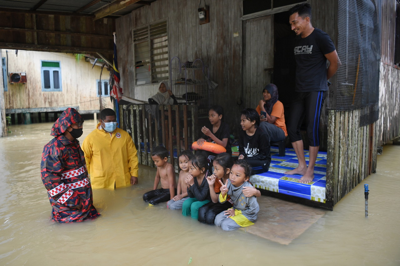 Bah Di Terengganu Kelantan Makin Buruk Bilangan Mangsa Pindah