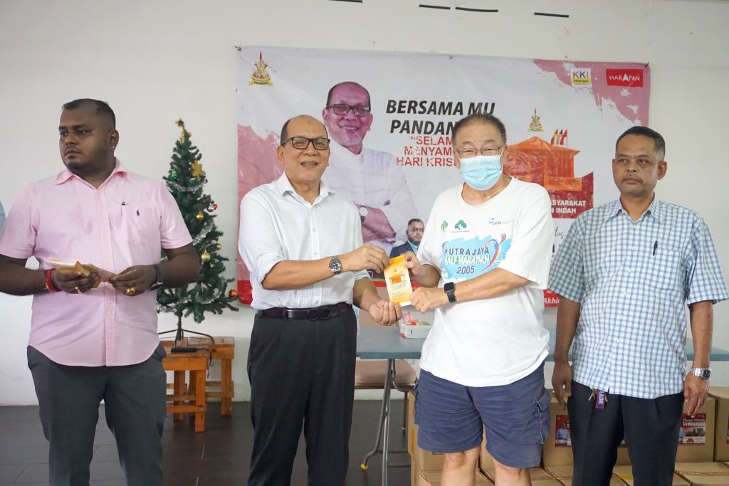 Penganut Kristian Dun Pandan Indah Terima Sumbangan Hari Natal