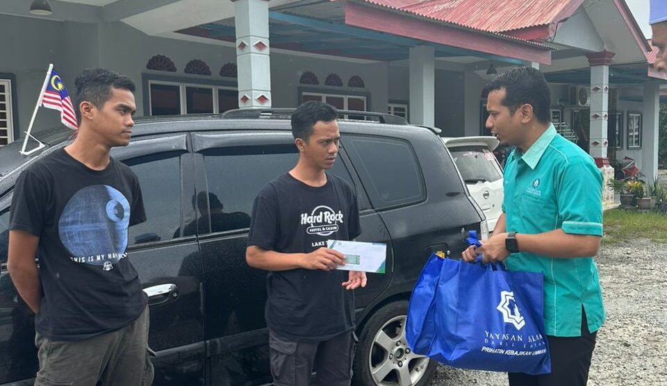 Yide Ziarah Dua Keluarga Terjejas Kebakaran Hulur RM500 Pek Barangan