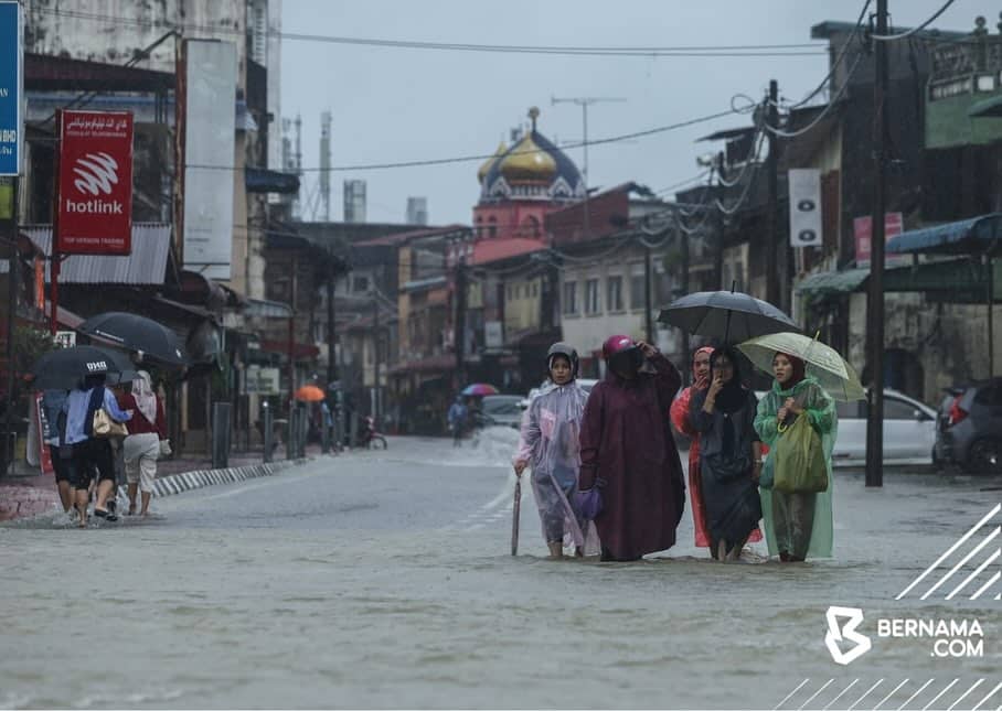 Mangsa Banjir Pantai Timur Meningkat Orang Ditempatkan Di