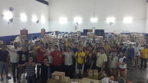 Sdr Eddie Ng together with volunteers at DAP Selangor Central Collection Point at Balakong