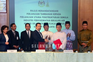 MB berjumpa Muhyiddin Yassin tandatangan perjanjian tambahan air di Putrajaya (7)