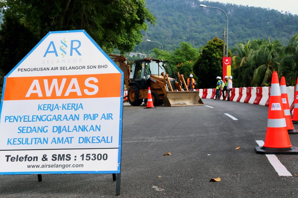 Pelancaran projek penggantian Paip Air Lama di Selangor, KL dan Putrajaya 2016 - MB Azmin (ASRI) (2)