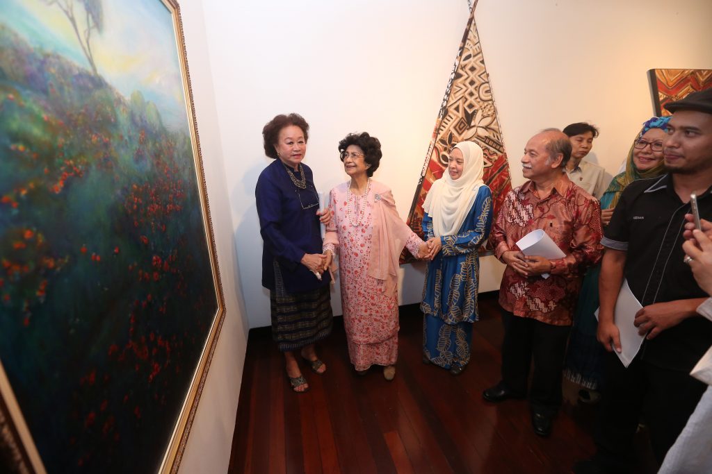 14.09 Lawatan Tun Siti Hasmah ke Galeri Shah Alam (SHUAIB)