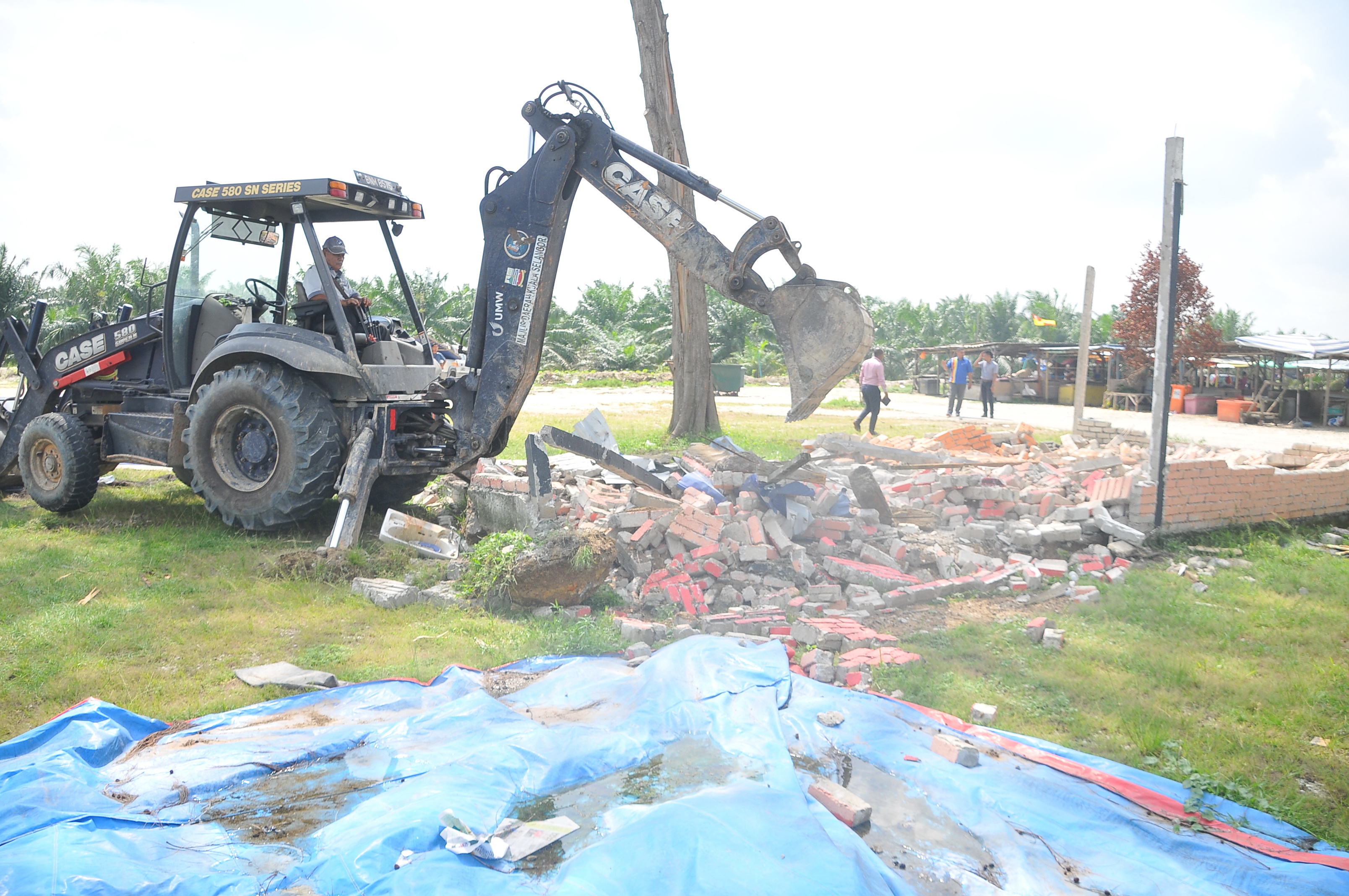 Dua binaan tanpa kebenaran diroboh MDKS – Selangorkini