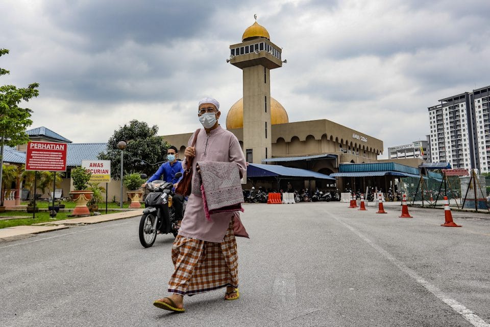 Jais kekalkan SOP hanya enam jemaah solat di masjid, surau - Selangorkini