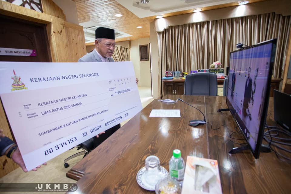 Selangor Serah Rm500 000 Bantu Mangsa Banjir Kelantan Selangorkini