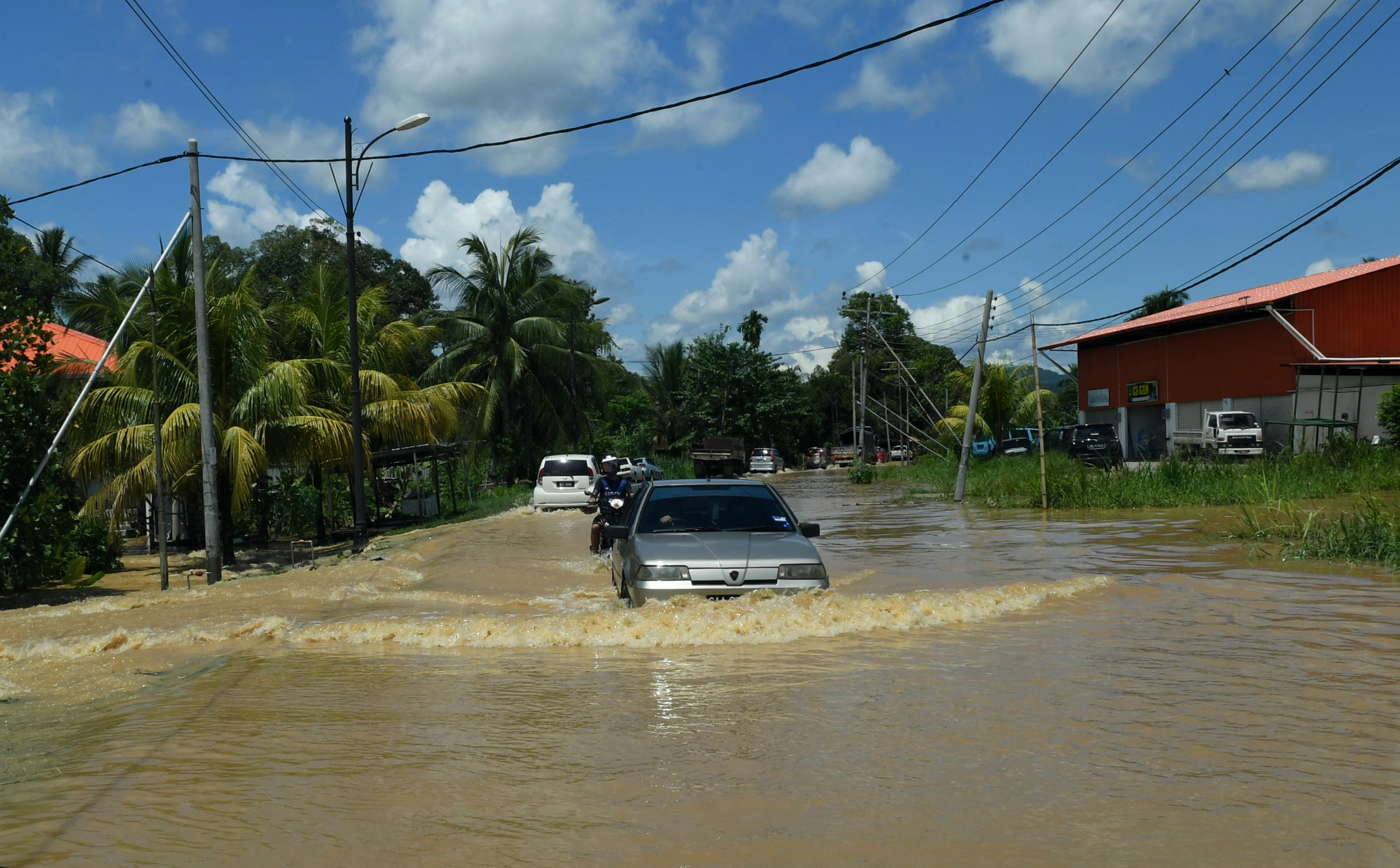 Jumlah Mangsa Banjir Meningkat Di Sabah, Sarawak - Selangorkini