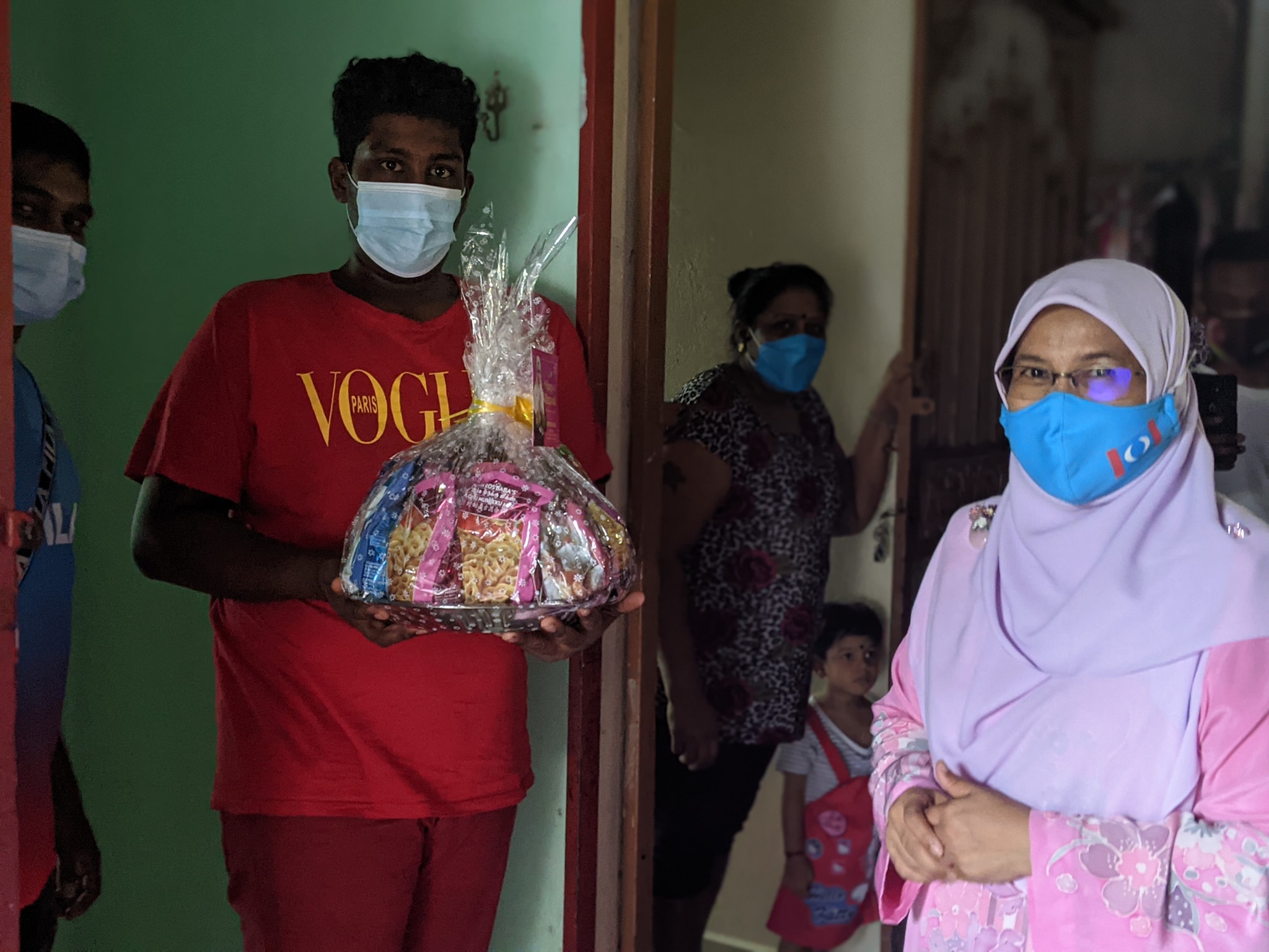 Komuniti India Di Ampang Terima Hamper Sempena Deepavali - Selangorkini