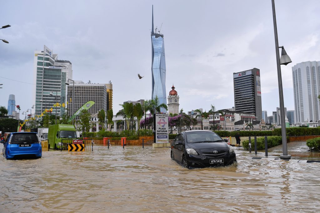 Artikel Surat Khabar Banjir Kilat Pertama Di Kuala Lumpur 2007