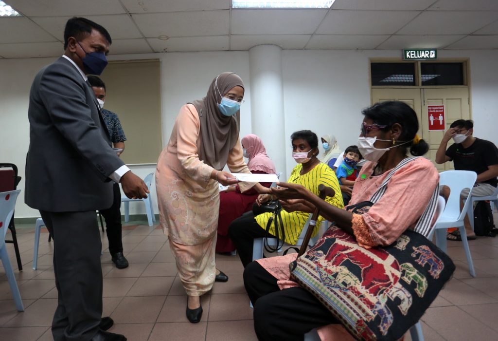 OKU Penglihatan Mangsa Banjir Hargai Bantuan MBI - Selangorkini