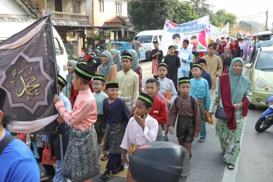 700 Sertai Perarakan Maulidur Rasul Di Masjid Jamek Kampung Nakhoda ...