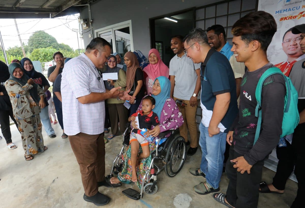 30 Keluarga Mangsa Banjir Semenyih Terima Bantuan MBI - Selangorkini