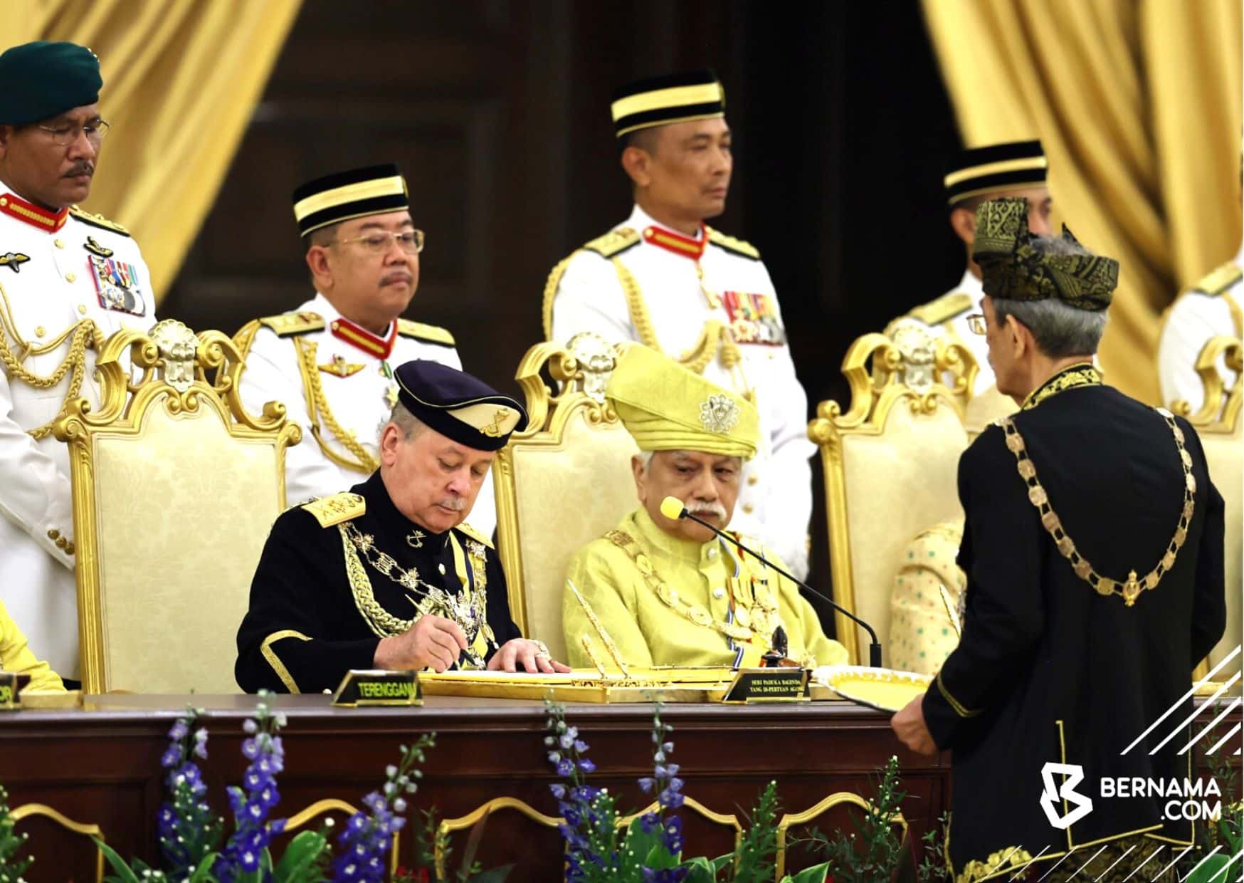 MB Merafak Sembah Tahniah Sultan Ibrahim Sebagai Agong Ke-17 - Selangorkini