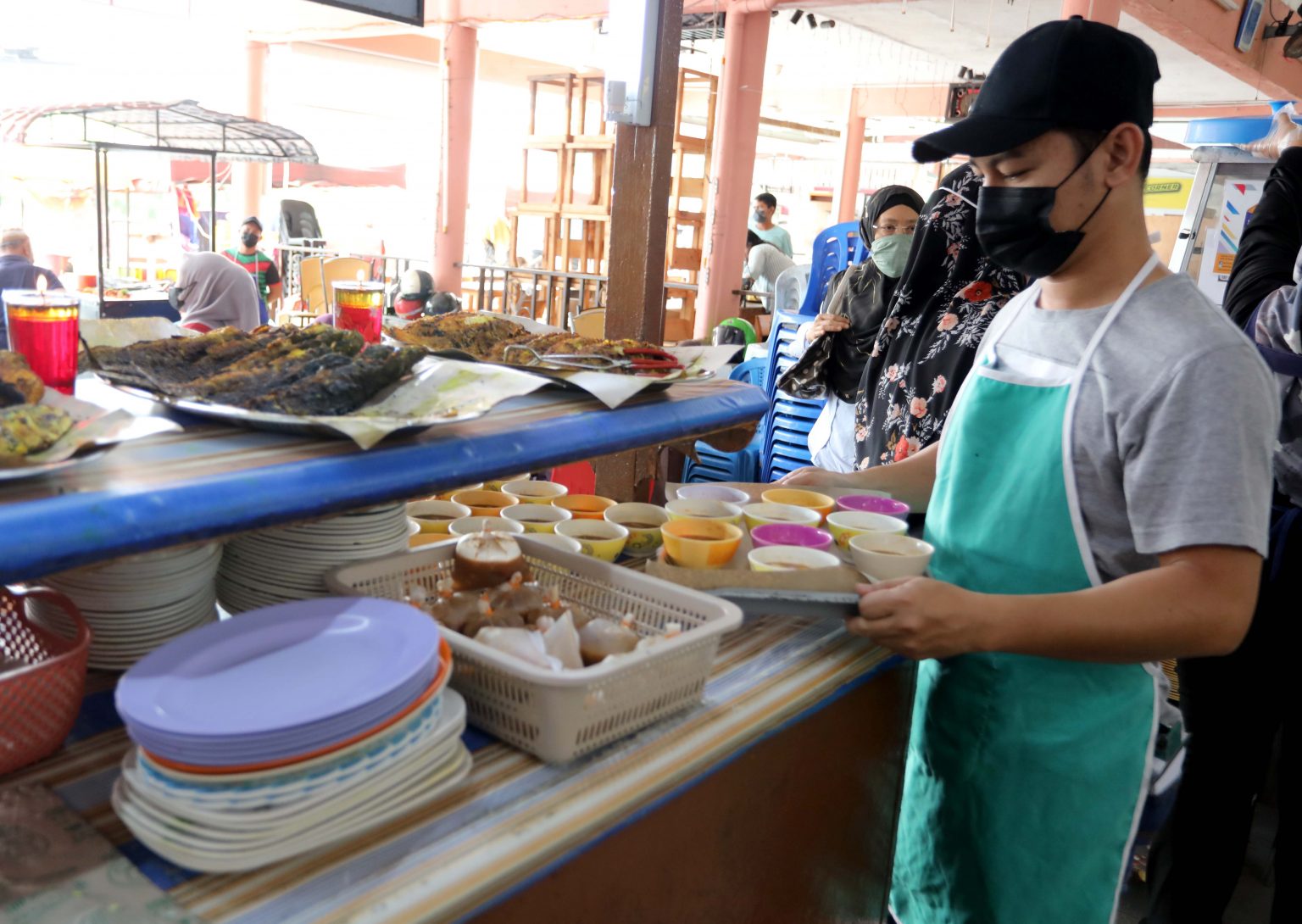 安邦市会监督餐饮业者戴口罩 6个月期限后严惩违规者 Selangorkini 中文 8007