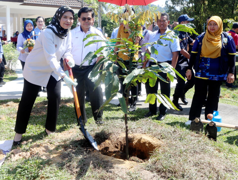 安邦市会哥打花园辟绿色走廊 成一家大小休闲好去处 Selangorkini 中文 1576